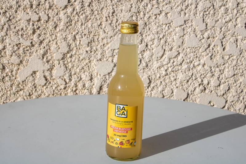 Trouver une boisson fraîche au CBD de chez Baga fabriquée en France et issue de l'agriculture biologique, goût pêche blanche verveine dans notre boutique à Gujan-Mestras