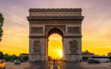 Visiter à Paris l' Arc de Triompe