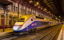 Découvrez 5 entreprises de transport majeures qui jouent un rôle crucial dans le dynamisme de Bordeaux en tant que destination touristique et centre d'affaires. à Bordeaux SNCF,AIRFRANCE, EUROPCAR